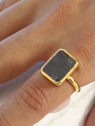 Olivia Rectangular Gold Ring Labradorite